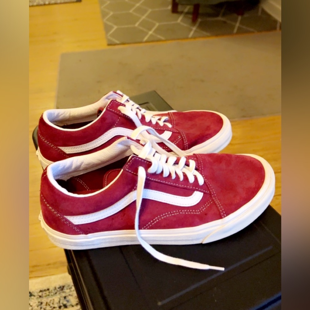NEW vans old skool (women’s 10)